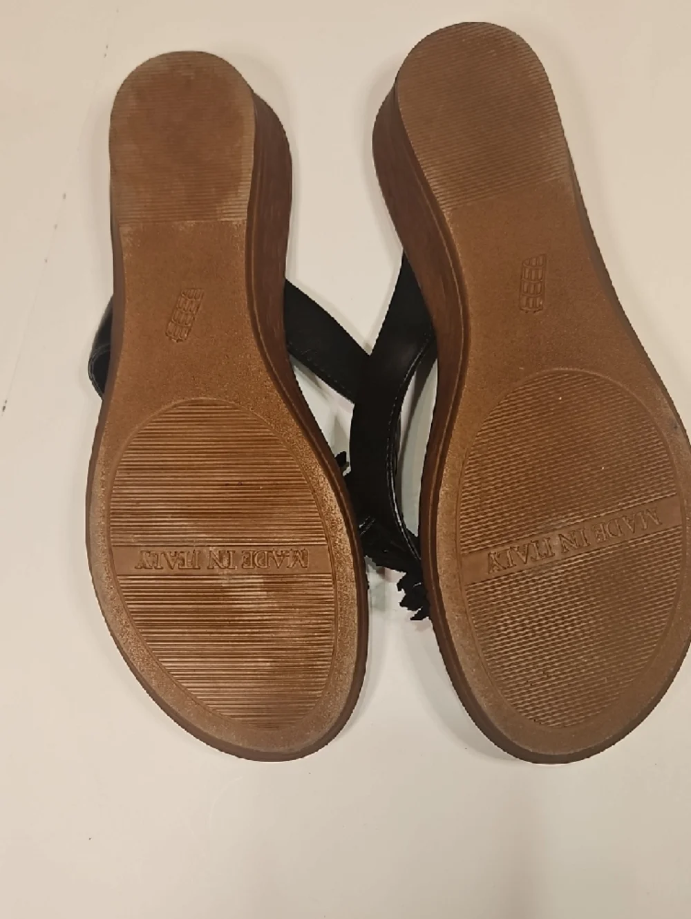 Italian Shoemakers Black Floral Jewel Slip-On Sandals - Picture 3 of 4